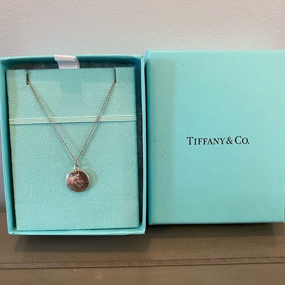 Selling a custom engraved Tiffany&Co 925 silver necklace. Standard length. - Picture 2 of 4